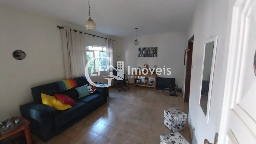 Casa à venda em Campo Grande-MS, 3 quartos, 1 suíte, 4 vagas de garagem na Vila Taquarussu - Imperdí