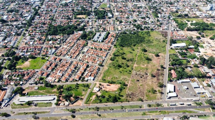Lote/Terreno para aluguel tem 1000 metros quadrados