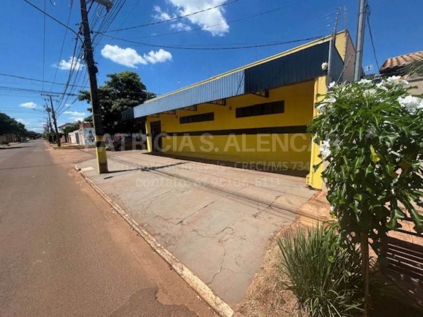 Imóvel comercial de esquina para locação por R$ 3.000,00.