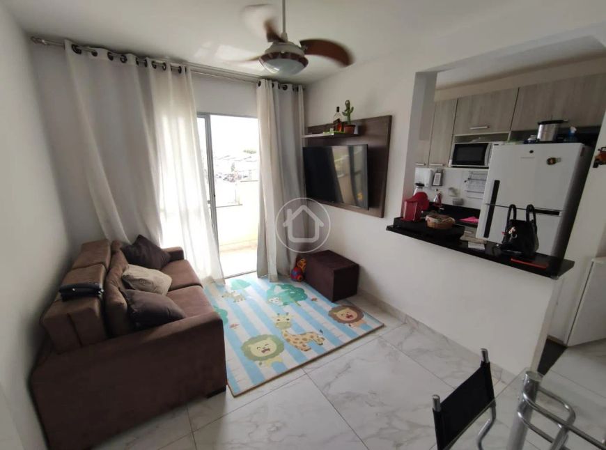 APARTAMENTO 2 QUARTOS COM SACADA E ARMARIOS