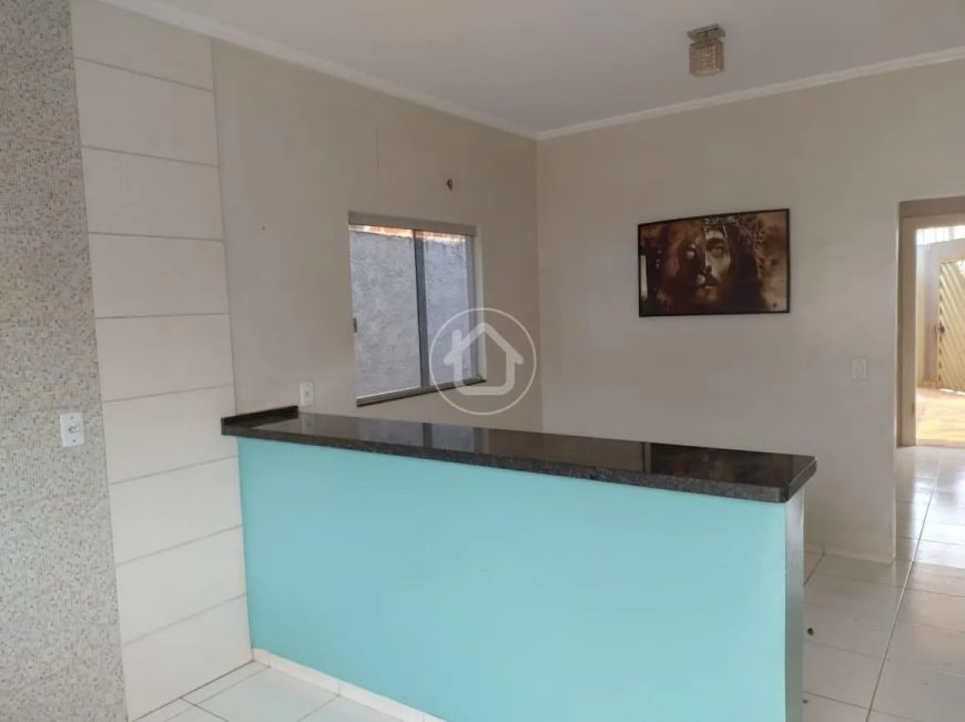 CASA TÉRREA COM DOIS QUARTOS E COM PISCINA