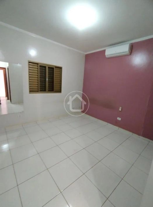CASA TÉRREA COM DOIS QUARTOS E COM PISCINA
