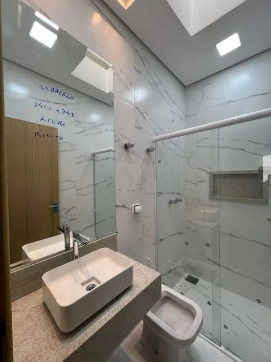 Casa térrea moderna e aconchegante em excelente localização!!