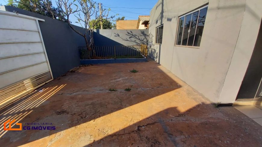 Casa á venda com 2 quartos sendo 1 suíte no Universitárias em Campo Grande - MS