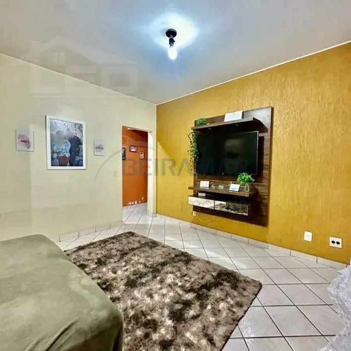 Casa com Apartamento Independente e Ampla Garagem para 5 veículos à Venda no Setor Central, Gama - D