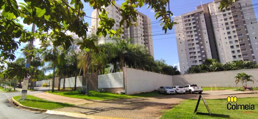 APARTAMENTO COM OTIMA LOCALIZAÇÃO