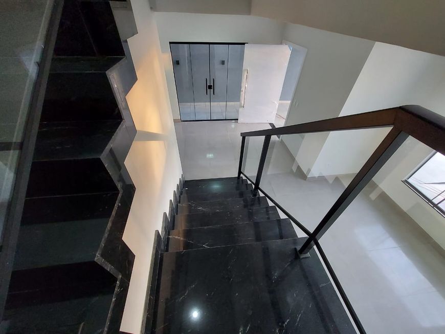 Sobrado à venda, 3 quartos, Coronel Antonino - Campo Grande/MS