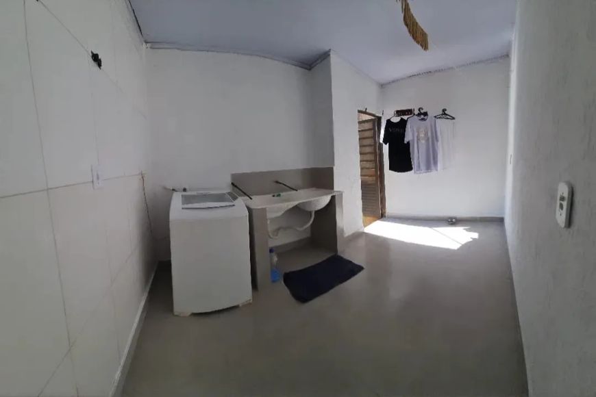 VENDO EXCELENTE CASA ARNIQUEIRAS