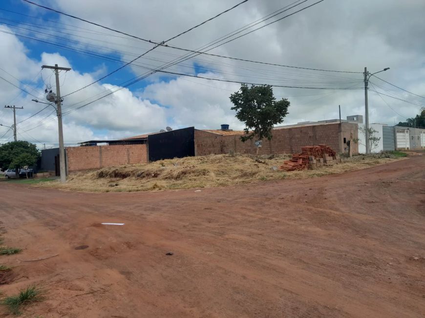 Terreno para venda possui 329 metros quadrados em Jardim da Mooca - Campo Grande - MS