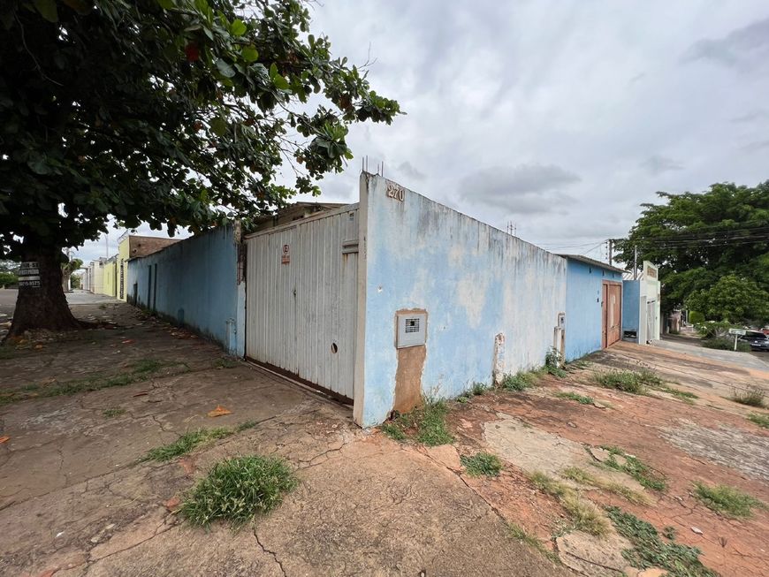 Terreno com 03 casas bem localizado
