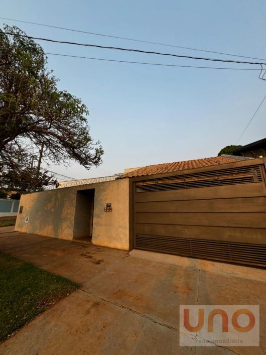 Casa de esquina em Monte Castelo para venda com 3 quartos por 500 Mil Reais
