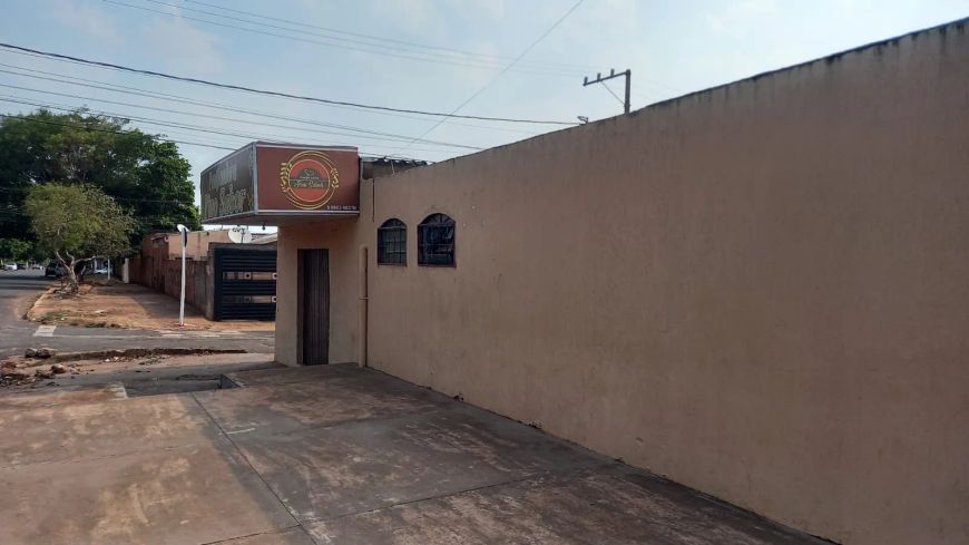 ESQUINA COM CASA E 2 SALÃO COMERCIAL