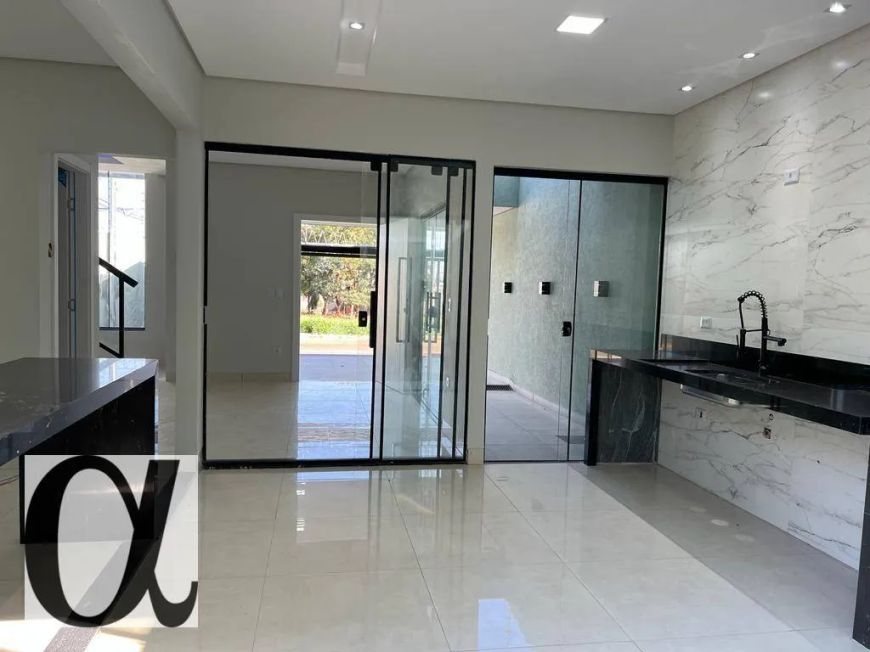 Sobrado com 3 dormitórios à venda, 130 m² por R$ 750.000,00 - Monte Castelo - Campo Grande/MS