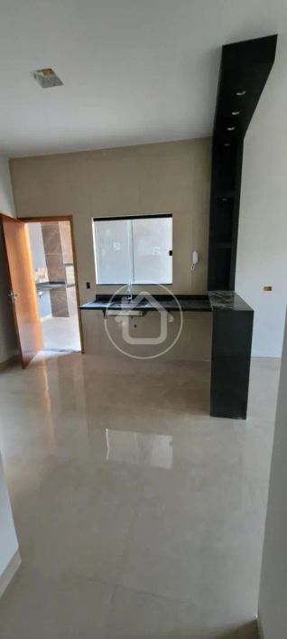 CASA EM CONDOMINIO 03 DORMITÓRIOS SENDO 01 SUÍTE