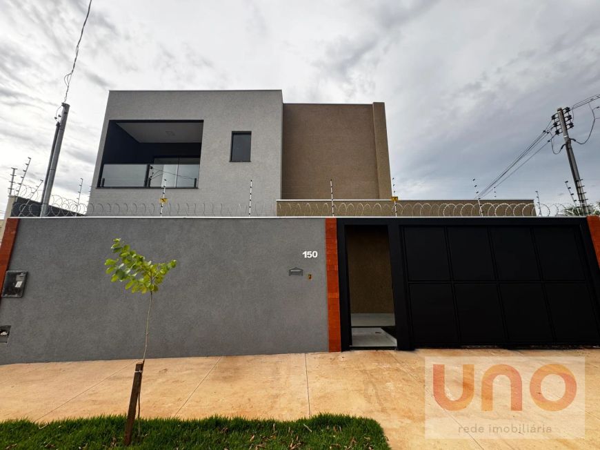 Sobrado para venda perto da UFMS - Conjunto com 3 sobrados novos