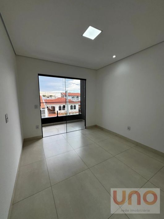 Sobrado para venda perto da UFMS - Conjunto com 3 sobrados novos
