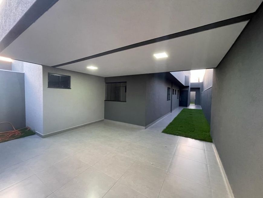 Imóvel novo com fino acabamento no bairro Monte Castelo.