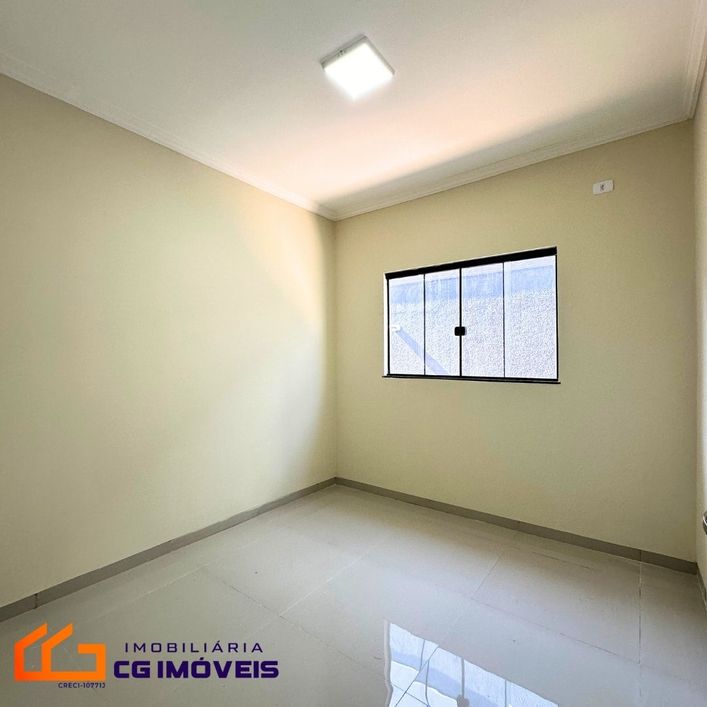 Casa á venda com 3 quartos sendo 1 suíte no Jardim Monumento em Campo Grande - MS