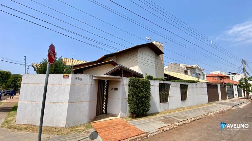 Com 3 suítes e varanda gourmet no Vilas Boas