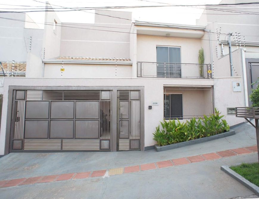 Sobrado à venda, 3 quartos, Monte Castelo - Campo Grande/MS