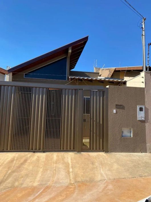 Casa Nova com Suíte + 2 Quartos