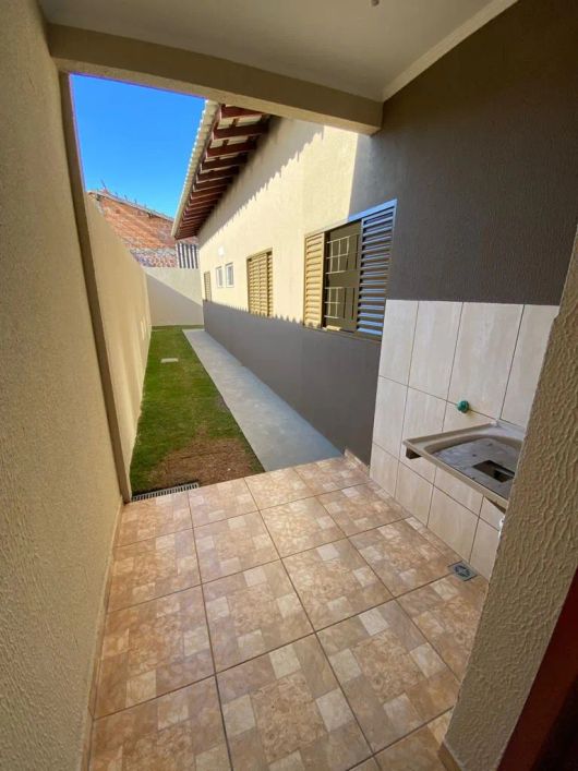 Casa Nova com Suíte + 2 Quartos