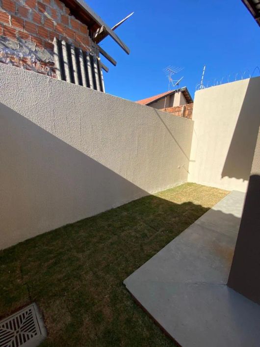 Casa Nova com Suíte + 2 Quartos