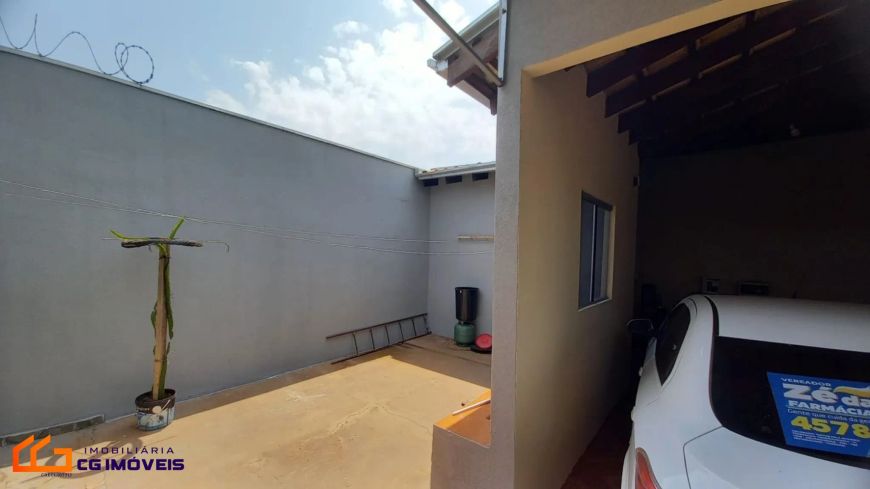 Casa á venda com 3 quartos sendo 1 suíte de esquina na Moreninha II em Campo Grande - MS