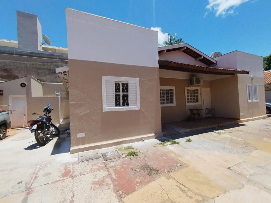 Alugo casa no Vilas Boas em condomínio fechado