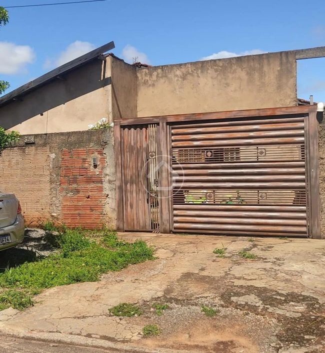 ACEITA CASA DE ATÉ 250 MIL COMO PERMUTA