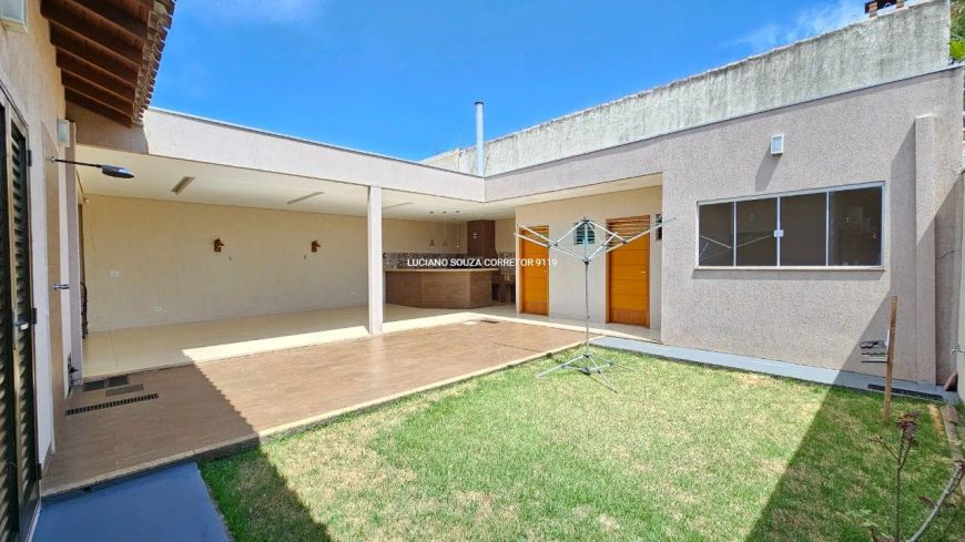 Casa ampla, a 5 minutos do Parque das Nações!