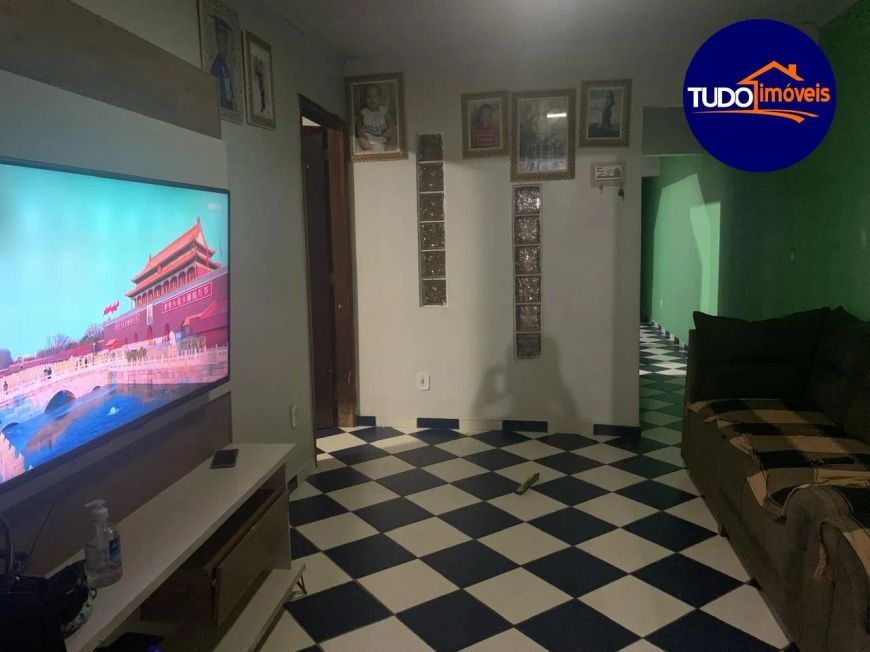 CASA COM 7 QUARTOS NO SETOR SUL DO GAMA, LOTE VAZADO