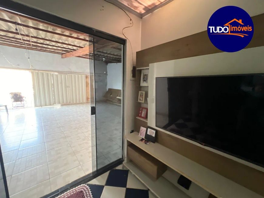 CASA COM 7 QUARTOS NO SETOR SUL DO GAMA, LOTE VAZADO