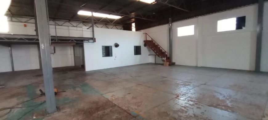 SALÃO COMERCIAL NO BAIRRO PIRATININGA