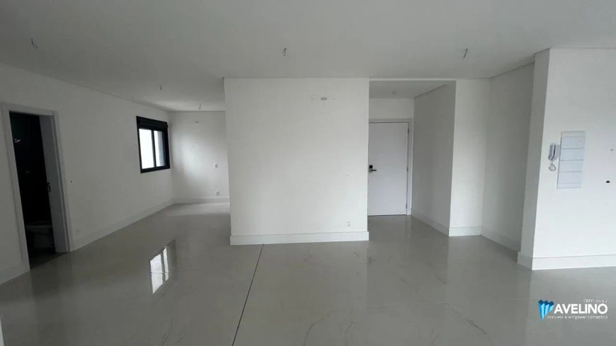 Apartamento para 1º locação com armários Torre Sagiovese