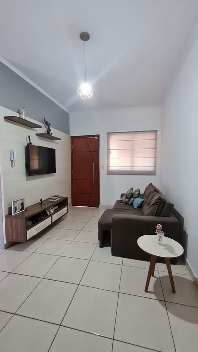 Casa com suíte na Vila Nasser