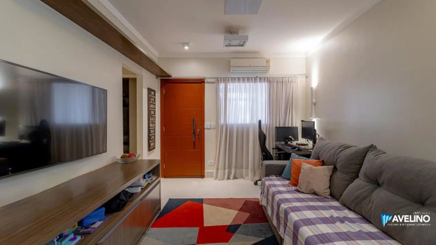Casa moderna em condomínio Tiradentes
