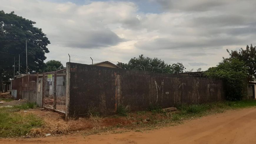Terreno de esquina 600m²