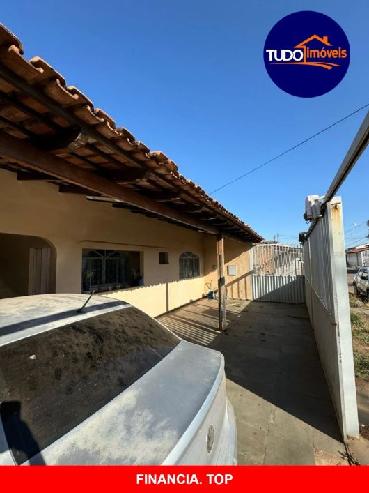 CASA 4 QUARTOS, LAJE, SUITE, RUA MARAVILHOSA, SETOR CENTRAL, TEM BARRACO FUNDOS