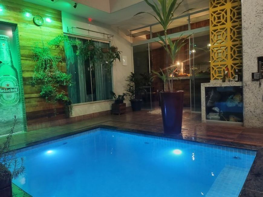 Excelente Casa de Laje C/Piscina no Setor Militar - Ótima Oportunidade