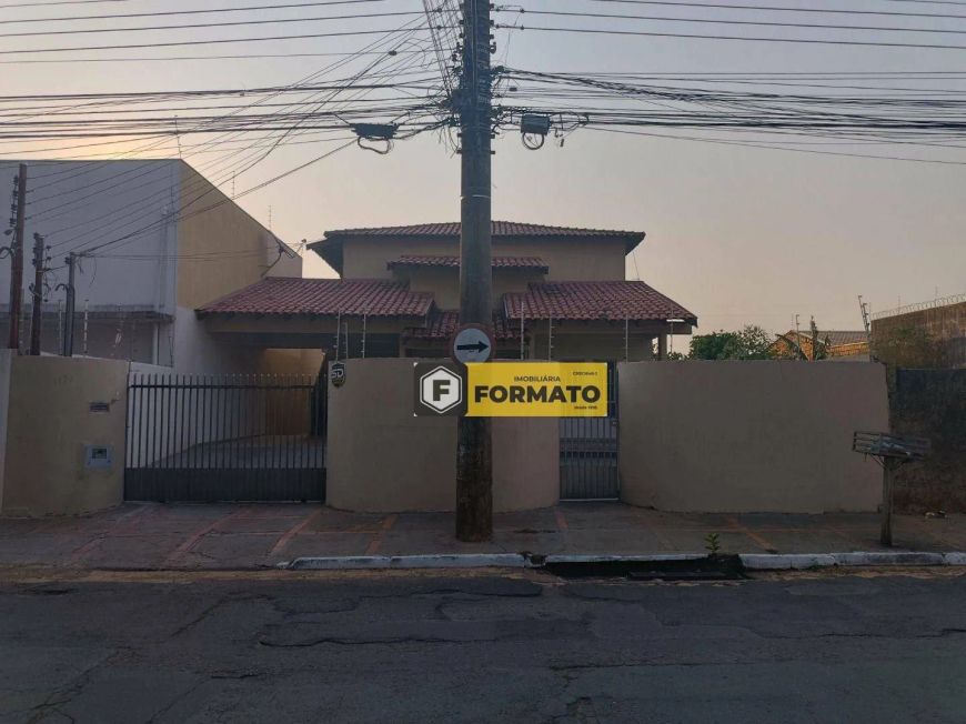 Casa com 6 dormitórios, 133 m² - venda por R$ 950.000,00 ou aluguel por R$ 3.852,00/mês - Vila Tavei
