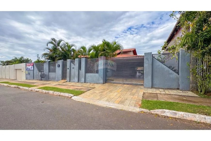 Vendo casa térrea c/ 4 suítes no condominio Mansões Entre Lagos