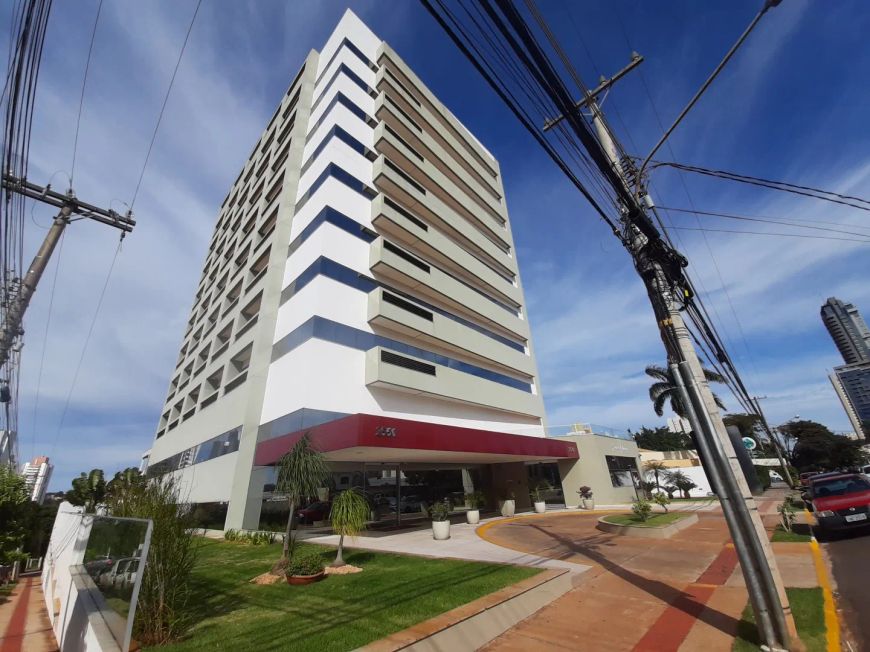SALA COMERCIAL NO ED. ONE OFFICES COM DIVISÓRIAS E AR