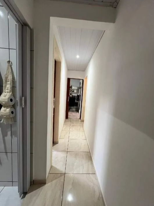 Excelente casa térrea com 03 quartos no bairro Pioneiros