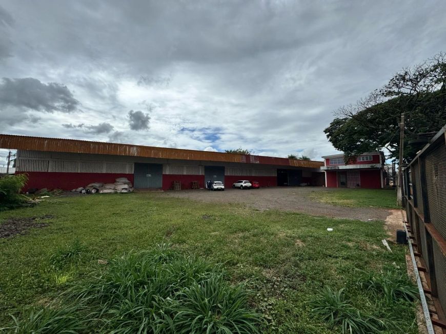 Ótimo imóvel comercial de esquina.