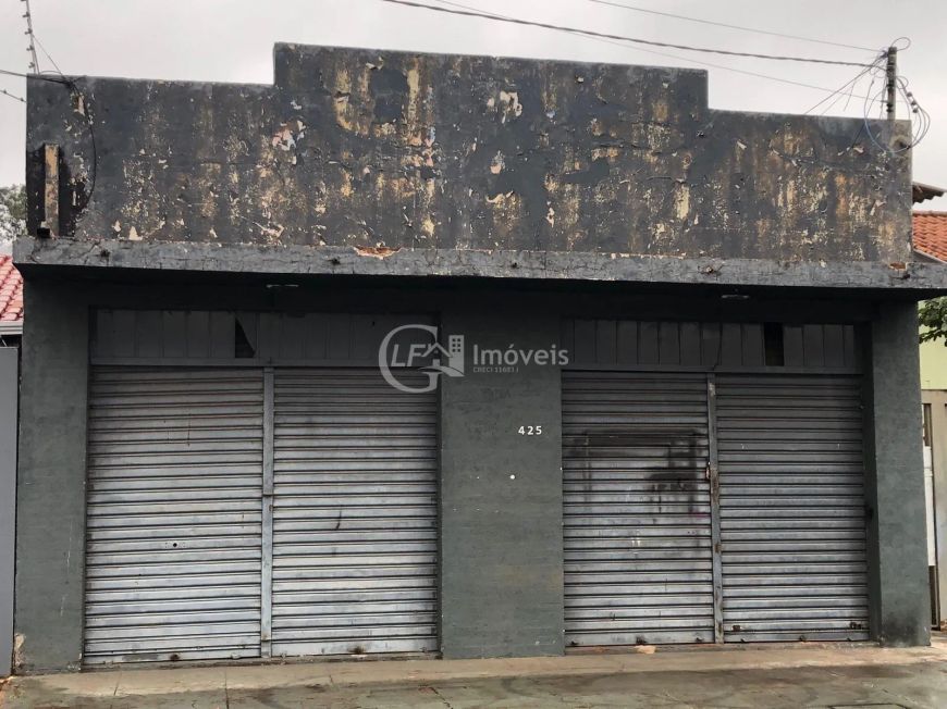 Salão Comercial de Alto Padrão na Vila Rica, Campo Grande-MS: 1 Sala, 2 Banheiros, 144m² de Área!