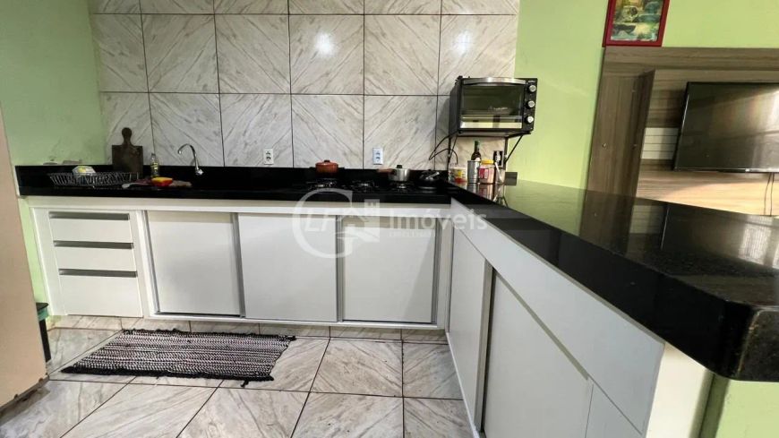Casa à venda em Campo Grande-MS, Vila Nogueira: 4 quartos, 2 salas, 2 banheiros, 3 vagas de garagem