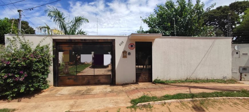Linda Casa Disponível pra Locação e Venda!!
