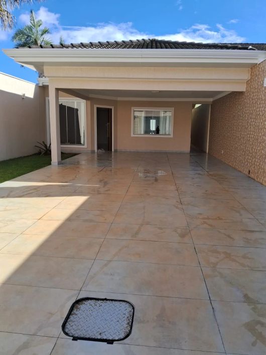 VENDO CASA DE ALTO PADRÃO! COM LAJE! ACEITA PROPOSTA E ACEITA PERMUTA!!
