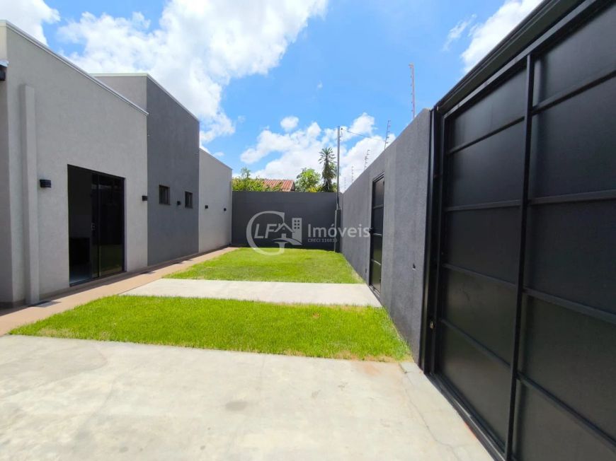 Alugue já ponto comercial com 2 salas e 3 vagas de garagem em Campo Grande-MS, no Alto São Francisco